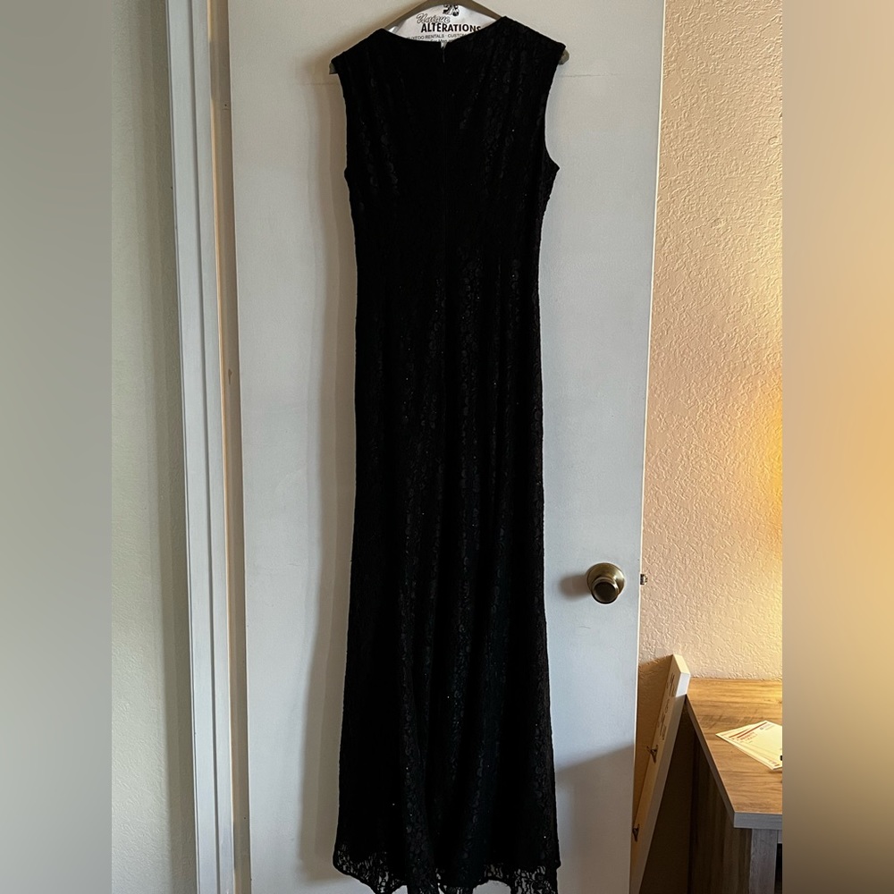 Evening gown/prom/mother of the bride,  black sequined dress. Size 12 - Picture 6 of 6